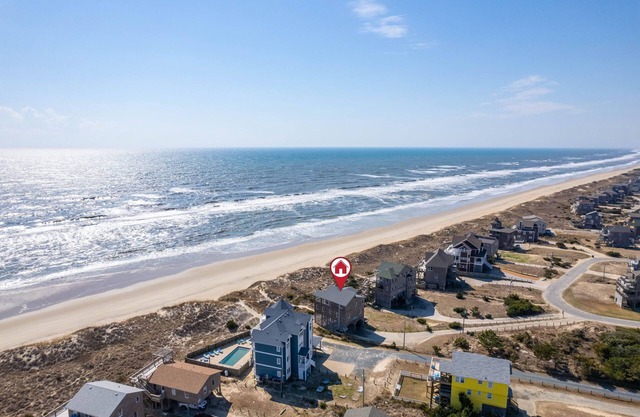 Oceanfront charm, heated pool, hot tub, dog friendly, 4 bed 3.5 bath