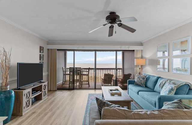 Oceanfront condo with an elevator and great outdoor pool