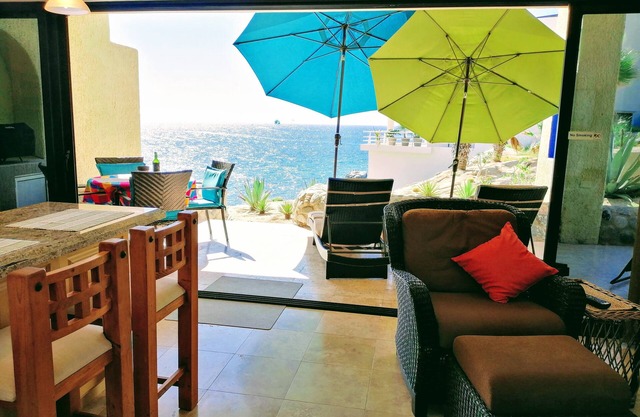 OCEANFRONT GROUND FLOOR 2 BEDROOM END UNIT INDOOR/OUTDOOR LIVING AT IT'S BEST