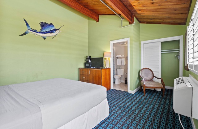 Oceanfront Inn, Inlet View, Standard Room, King Bed, #14