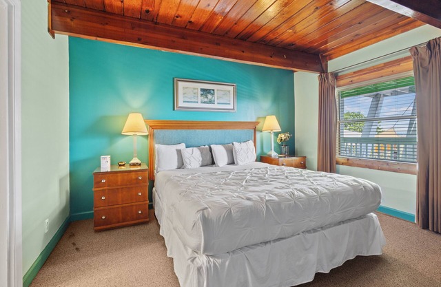 Oceanfront Inn, Partial Ocean View, King Bed, #7