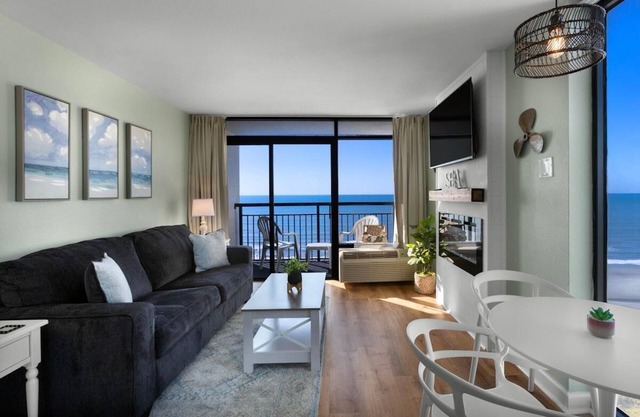 Oceanfront Luxury King Efficiency: w/Breakfast