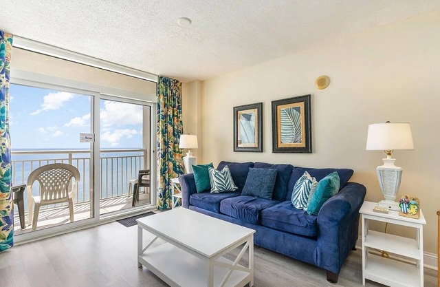 Oceanfront One-Bedroom Condo with Stunning Paradise Views