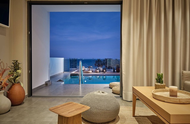 Oceanis Luxury Suites - 1 Bedroom Luxury Suite 1, 2 guests