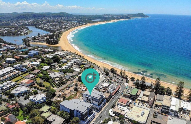 "Oceans Edge #13" – Heart of Terrigal