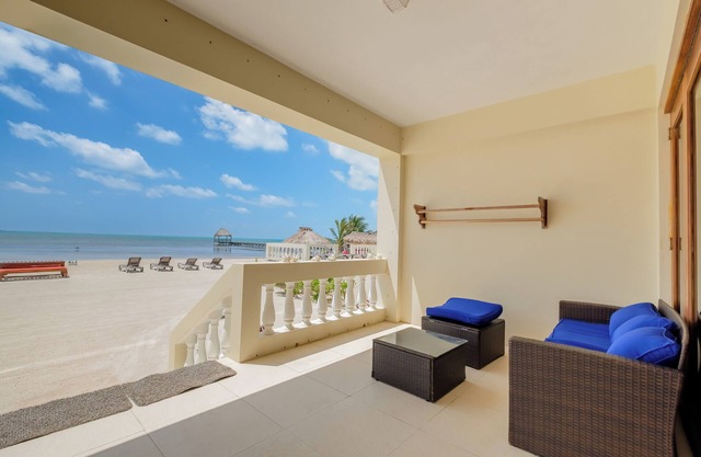 Ocean’s Edge 1A – Ground-Floor Beachfront Condo on Ambergris Caye