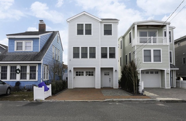 Oceanside home with plunge pool! Pet friendly!