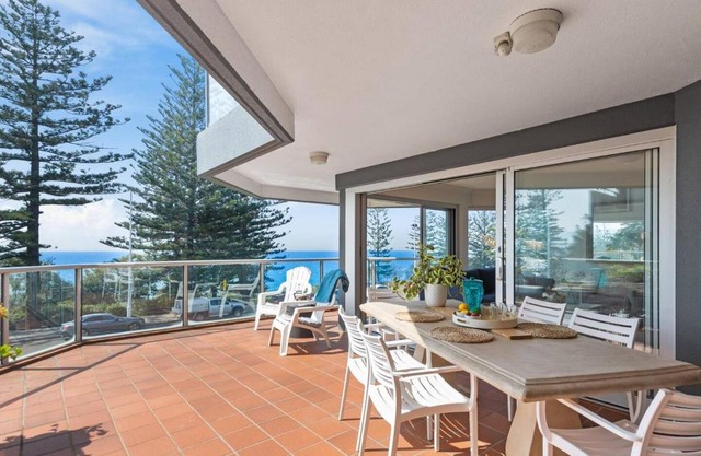 Oceanview Escape - Idyllic Beachfront Dreaming