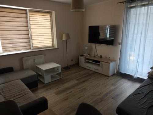 Odkryta Warszawa! - prywatne mieszkanie, samodzielne zameldowanie, private studio balcony, free wifi, smart tv 55", parking, self check in - Warsaw North