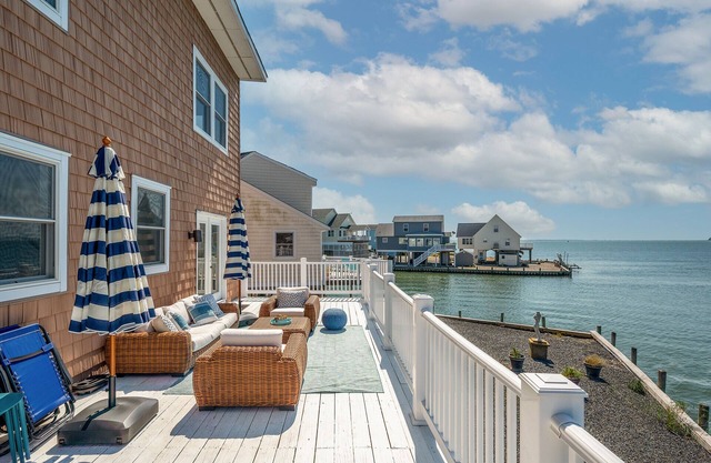 Off the Record - Spectacular Bayfront and Pet Friendly!