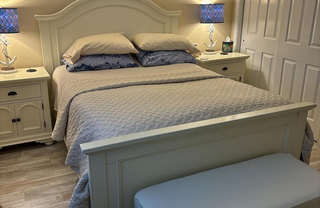 Ogunquit Condo Rental Ocean Towers! Pool at complex! Walk2Beach! Sleeps 2