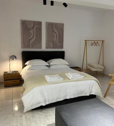 Oikia Apozari MIKROS FILIPPOS