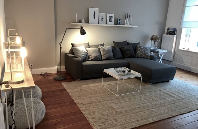 Old building apartment for up to 6 people at Hamburg Central Station in St. Georg - 2nd floor