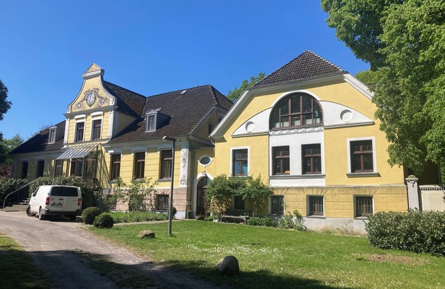 Old charm with a breath of fresh air in the manor house