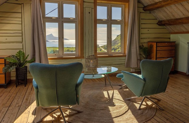 Old school house with fantastic sea view near Haukland beach