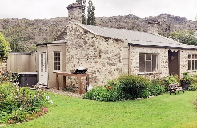 Oldest stone cottage in clyde