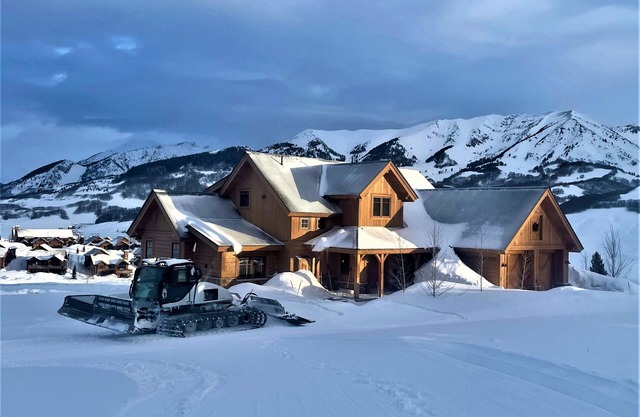 On resort in Prospect Development-Direct Ski In/Out-Trampoline-Views