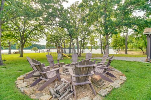 On-Site Lake Access Group Getaway in Afton