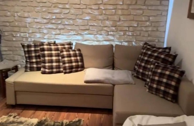 On the ground floor a wonderful renovated comfortable apartment!