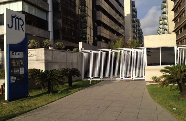 On the seafront of Jatiúca in Cond. JTR. Apt. 2/4 accommodates 4 or more people