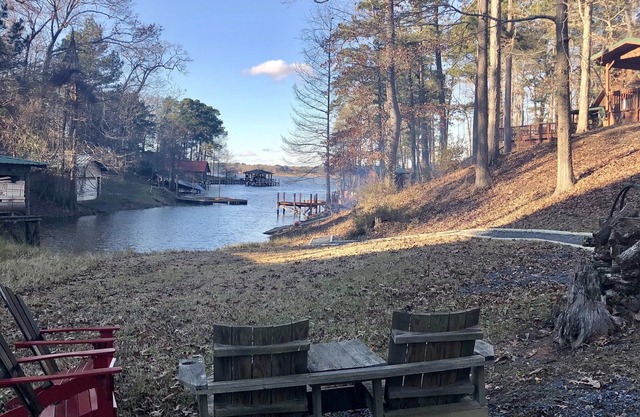 Once a Part of the Beloved Shady Oak Lodge - Cabin 2, 4 beds w/Boat Ramp