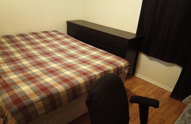 One bed one bath room close to UF and Shands