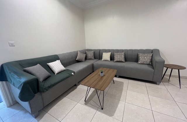 One-Bedroom Apartment 212