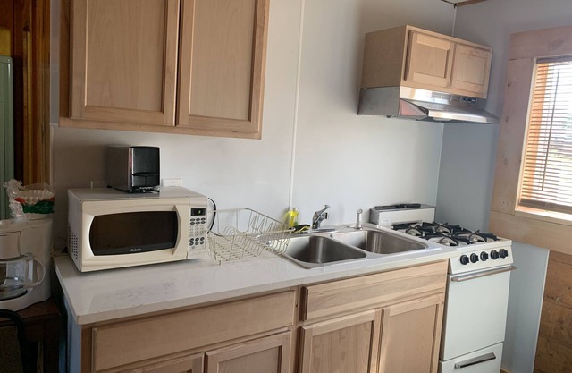 One Bedroom cabin with queen Bed and a pull out