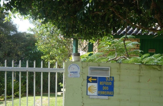 One bedroom chalet on the edge of Santinho beach