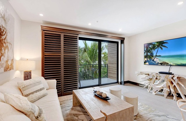 One Bedroom Double Queen (2 Queens) Pool View Luxury Suites