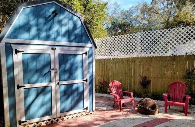 One Bedroom RV Near Disney With Community Pool