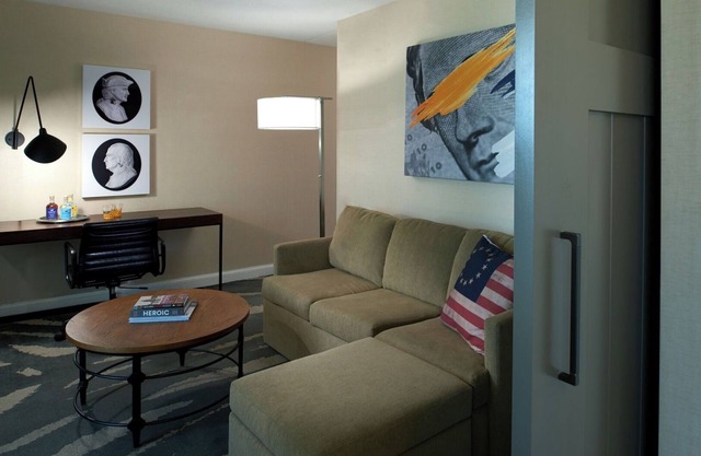 One Bedroom Suite King Bed, Revere Hotel, Pet-friendly, Walk to Newbury Street