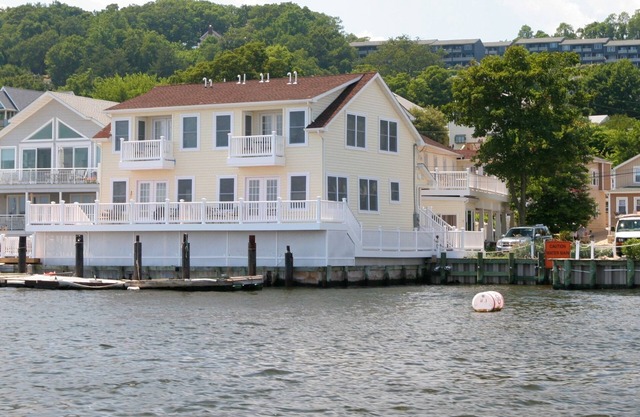 One of a kind unit, waterviews EVERYWHERE!