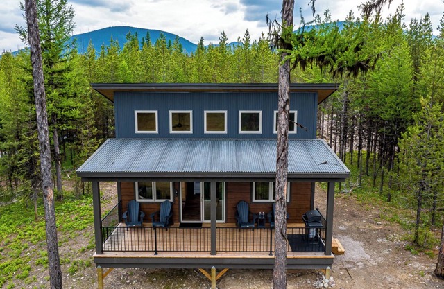 One of a kind views of Glacier National Park! Canyon Cabin at Thunderbird Ridge.