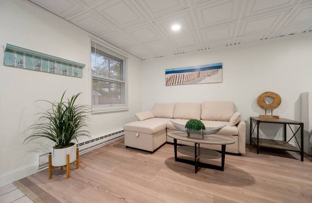 `Oneida Landing`-Queen+Pull Out