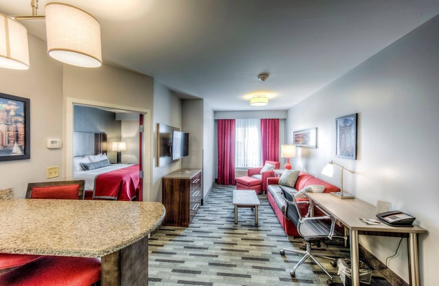 Only 1 Mile from The Ohio State University! | Heated Indoor Pool + Fitness Center