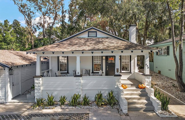 ONLY 1 MIN WALK TO DOWNTOWN MOUNT DORA