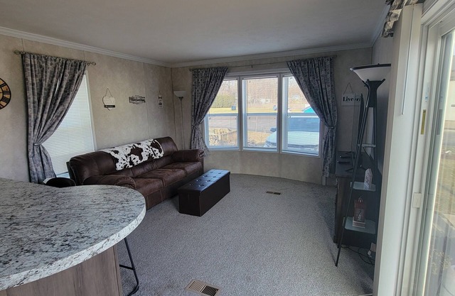 Only 4 minutes to Hard Rock Casino and 25 minutes to Chicago!