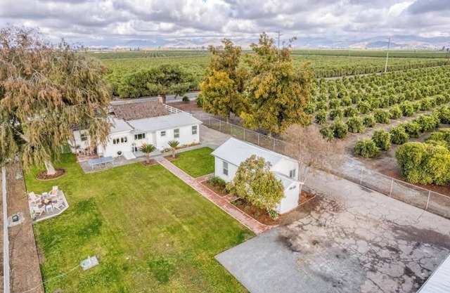 Orange Blossom Cottage Near Sequoias w/EV Charger