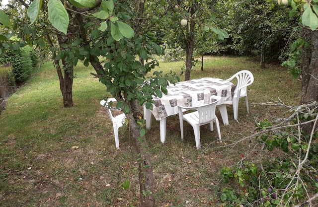 Orchards Gite "The Apple Trees" in Suisse Normande