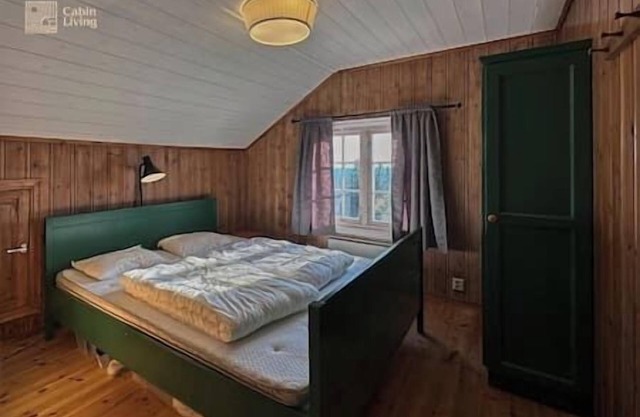 Original Olympic cabin ski in/out Hafjell