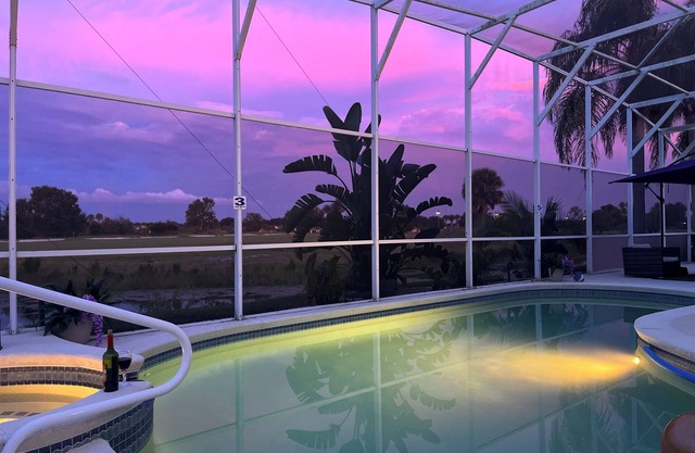 Orlando Davenport by Disney with pool and spa and view to the lake Golf Course