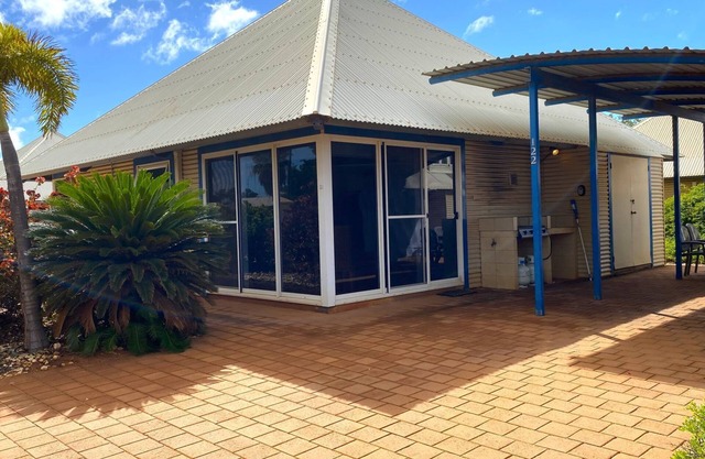 Osprey Holiday Village Unit 122/2 Bedroom apartment in complex with a pool
