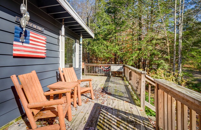 Ossipee Lake Retreat ~ 7 Mi to King Pine Ski Area!