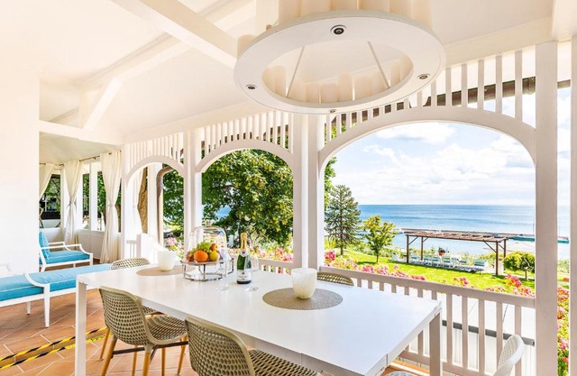 Ostseeresidenz Angelika mit Terrasse und Meerblick