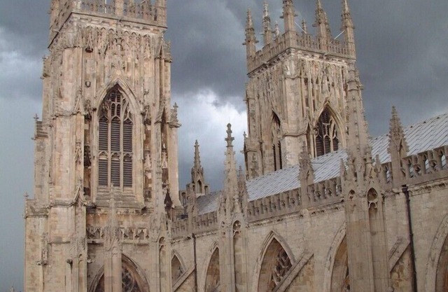 Outstanding historic townhouse in city centre next to York Minster (sleeps 2-8)