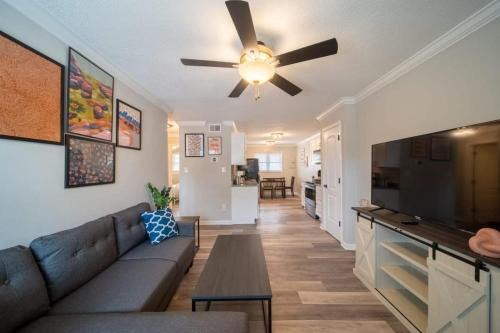 OV Mosaic - River Suite