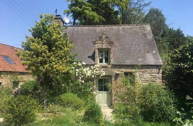 Oven house at the Manoir de Goaz Froment (2 people)