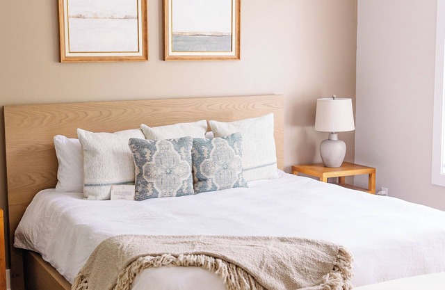 Oxford Edit | King BDs (Purple), Mins to Campus