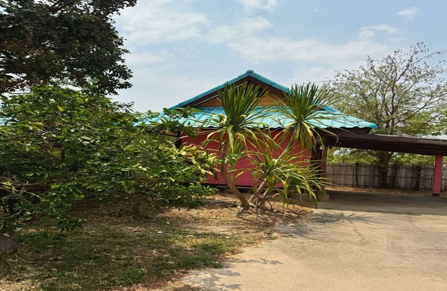 OYO 75489 Leelawadee NonPho Resort (Amnatcharoen)